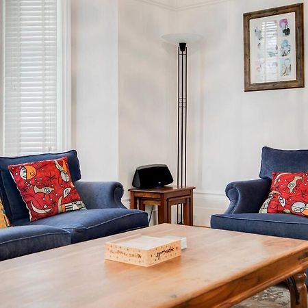 Princes Villa - Large Fully Self Contained Flat, 5 Minutes From The Sea هاستَنغ المظهر الخارجي الصورة