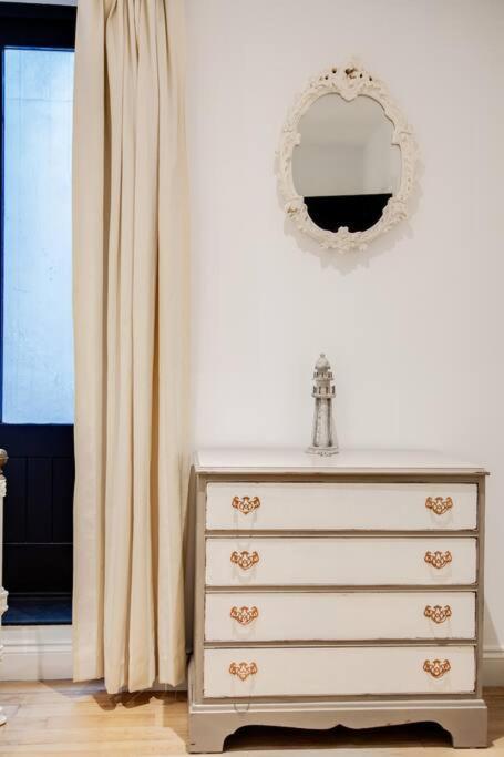 Princes Villa - Large Fully Self Contained Flat, 5 Minutes From The Sea هاستَنغ المظهر الخارجي الصورة