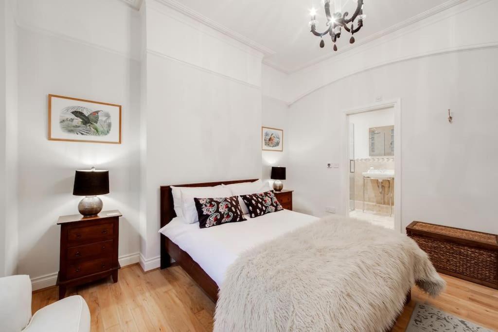 Princes Villa - Large Fully Self Contained Flat, 5 Minutes From The Sea هاستَنغ المظهر الخارجي الصورة