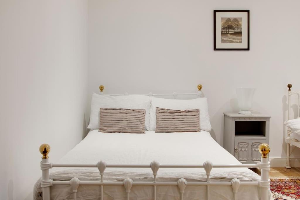 Princes Villa - Large Fully Self Contained Flat, 5 Minutes From The Sea هاستَنغ المظهر الخارجي الصورة