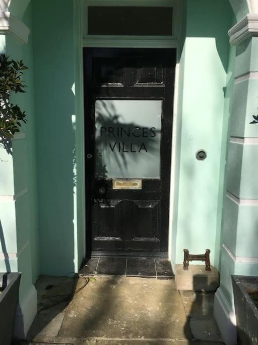 Princes Villa - Large Fully Self Contained Flat, 5 Minutes From The Sea هاستَنغ المظهر الخارجي الصورة