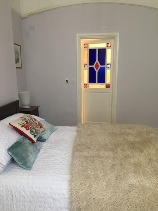 Princes Villa - Large Fully Self Contained Flat, 5 Minutes From The Sea هاستَنغ المظهر الخارجي الصورة