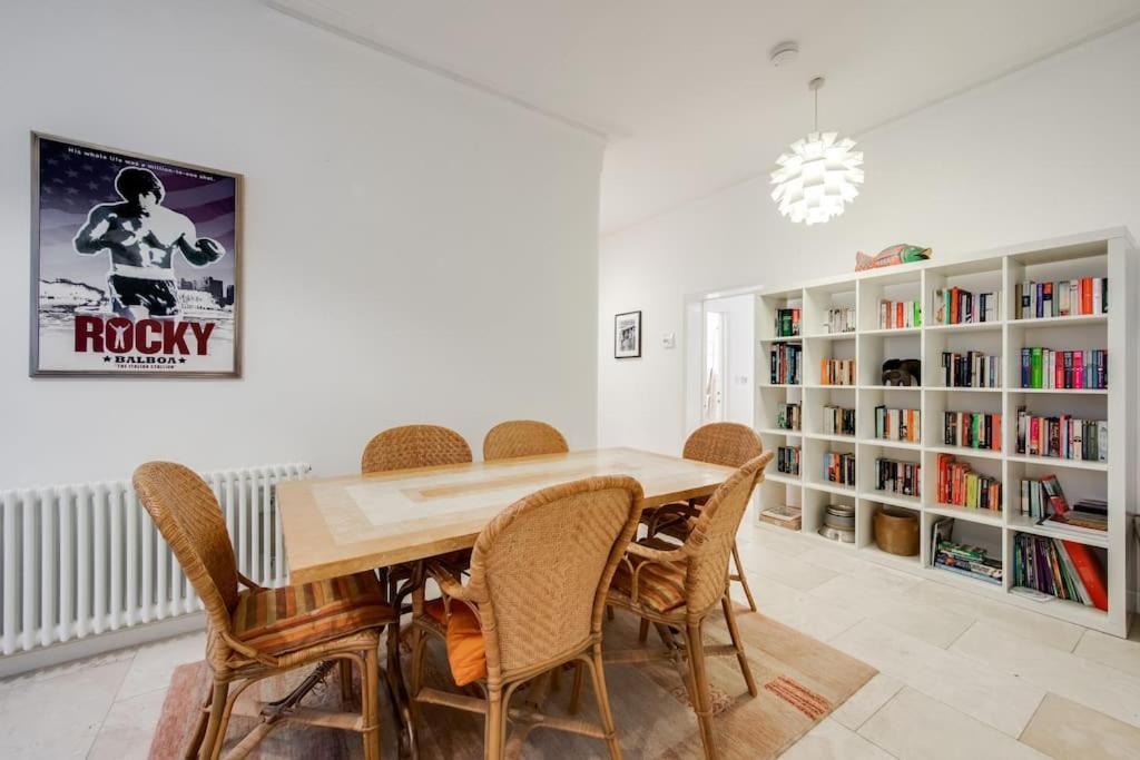 Princes Villa - Large Fully Self Contained Flat, 5 Minutes From The Sea هاستَنغ المظهر الخارجي الصورة