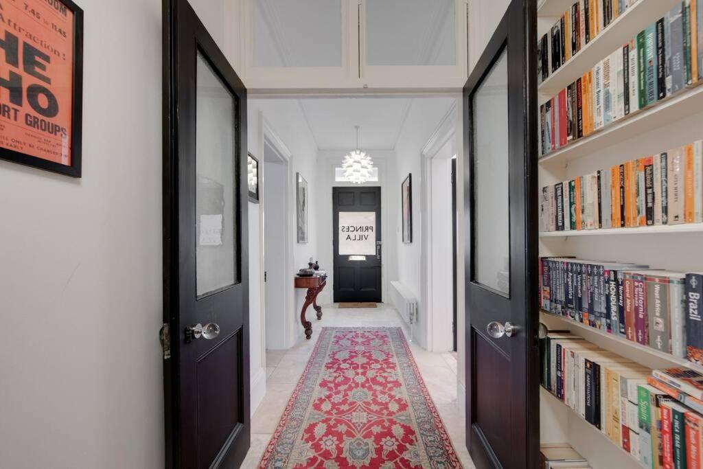 Princes Villa - Large Fully Self Contained Flat, 5 Minutes From The Sea هاستَنغ المظهر الخارجي الصورة